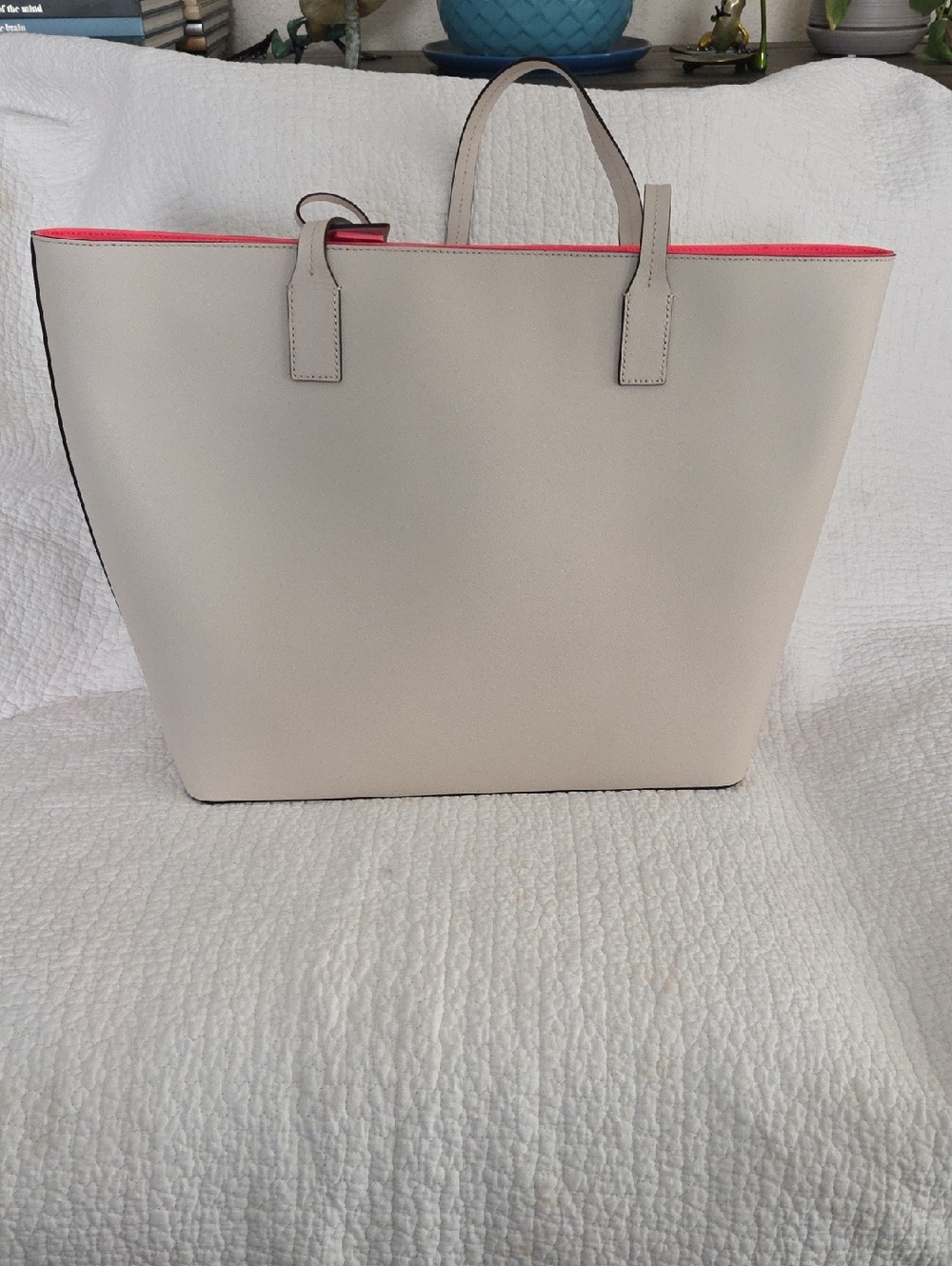 kate spade neutral tote with bright pink interior nwot - Picture 3 of 7